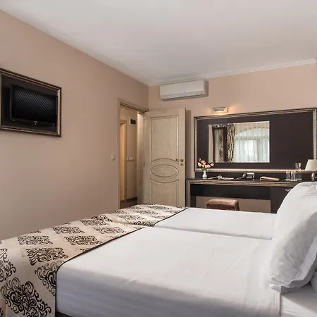 Hotel & Diamant 4*